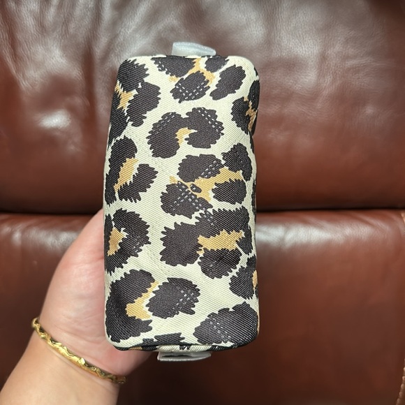 🔥🔥🔥NEW Marc Jacobs Leopard Print Cosmetic Pouch Makeup Bag Wallet - Picture 4 of 7